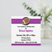 Football Paarse Birthday-uitnodigingen Kaart (Staand voorkant)