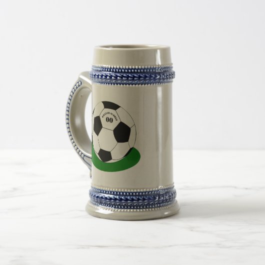 Football partij, Voetbal met naam en nummer Bierpul (Voorkant links)