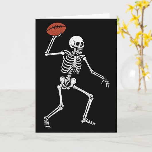Football Skeleton Playing Football Halloween Skull Kaart (Gele Bloem)