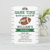 Football spel verjaardagsuitnodiging wit kaart (Staand voorkant)