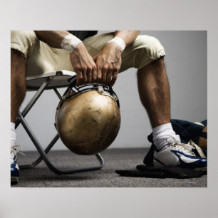 Football speler die in de kleedkamer zit poster