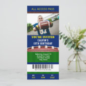Football Ticket Birthday Uitnodiging (Staand voorkant)
