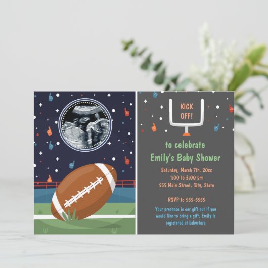 Football-uitnodiging met afbeelding jongen baby sh kaart (Staand voorkant)