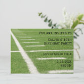 Football veld verjaardagsfeestje uitnodiging (Staand voorkant)