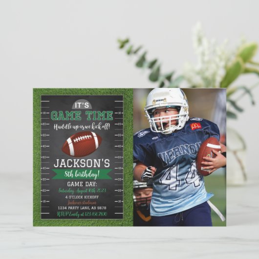 Football Verjaardag Foto Uitnodiging Zwart (Staand voorkant)
