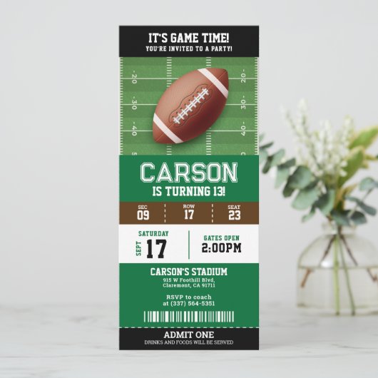 Football verjaardagsfeestticket kaart (Staand voorkant)