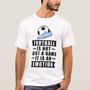 Football / Voetbal is niet alleen maar een spel, m T-shirt