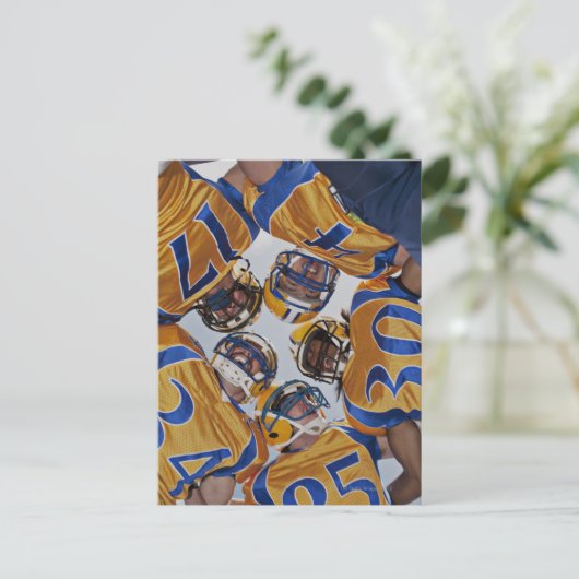 Footballs spelers in de warboel briefkaart (Staand voorkant)