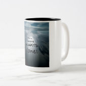 Footprints in the Sand Coffee Mug Tweekleurige Koffiemok (Voorkant rechts)