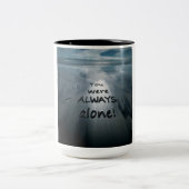 Footprints in the Sand Coffee Mug Tweekleurige Koffiemok (Center)