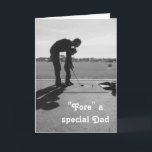 "Fore" Special Dad, Son and Father Golf Verjaardag Kaart<br><div class="desc">Een verjaardagskaart met golfpun voor een vader, perfect voor de vader die van golfen houdt. Het afbeelding is een nostalgische zwart-witfoto van een vader die zijn zoontje laat zien hoe hij zijn golfclub op een rijbereik kan slingeren. Zowel de boodschap van binnen als van buiten kan gepersonaliseerd worden. Binnenin staat:...</div>