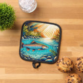 Forel in de kristalheldere rivier onder het weelde pannenlap (Top down)