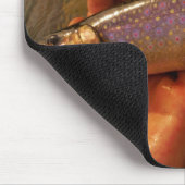 forel in handen muismat (Hoek)