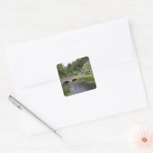 Forelstroom in het dorp Bibury, Vierkante Sticker (Envelop)