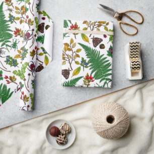 Forest berries, leaves and bugs on white cadeaupapier