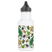 Forest berries, leaves and bugs on white waterfles (Rechts)