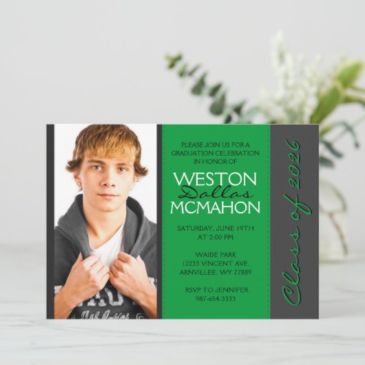 Forest Green & Pinstripe Grijs Foto Afstuderen Kaart (Staand voorkant)