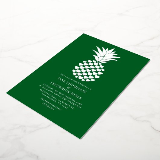 Forest Green & Silver Tropical Pineapple Wedding Folie Uitnodiging (Gedraaid)