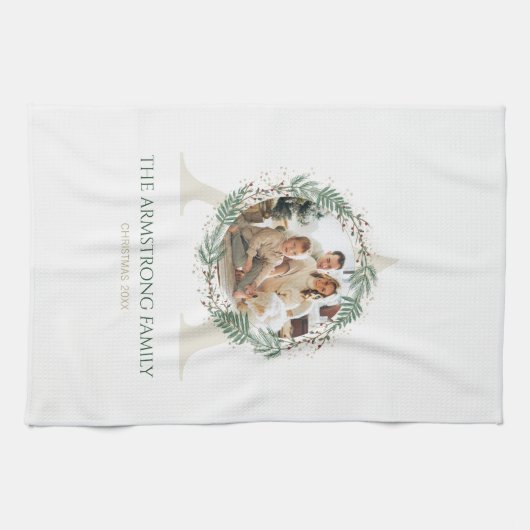 Forest Green Wreath Monogram Home Accent Theedoek (Horizontaal)