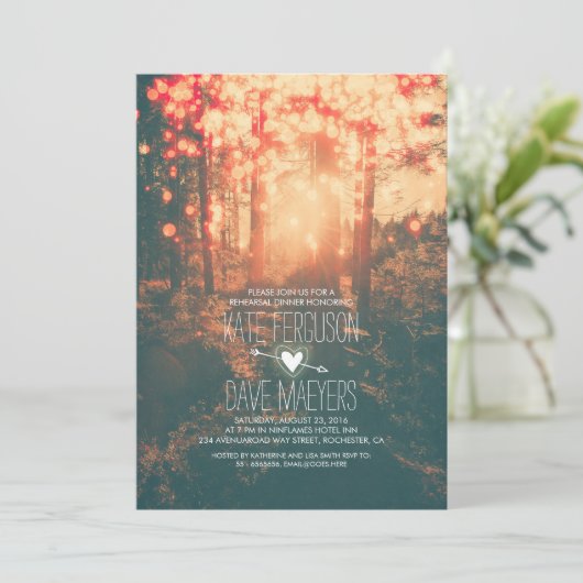 Forest String Lights Rustic Rehearsal Dinner Kaart (Staand voorkant)