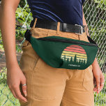 Forest Sunset Camping Trip  Groen Heuptasje<br><div class="desc">Cool wandelen fanny pack met een groene bos zonsondergang voor de hele groep op een natuur uitje of camping reis. Dit aangepaste geschenk beschikt over een prachtige horizon met bomen voor een wandelaar of camper.</div>