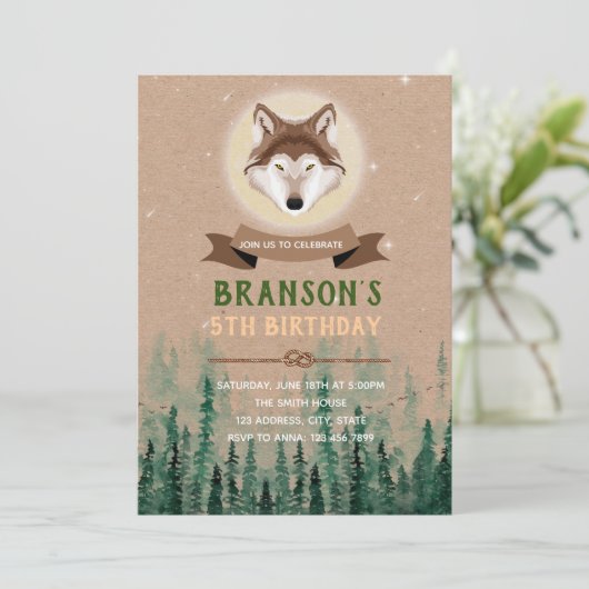 Forest wolf verjaardagsthema uitnodiging (Staand voorkant)