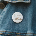 Forest Woodland Animals Geslacht onthullen Team Gi Ronde Button 5,7 Cm<br><div class="desc">Introductie van onze bos dieren geslacht onthullen team meisje knop - perfect voor een leuke en grillige viering! Met een modern waterverf bosthema met schattige dieren zoals een vos, bruin beer, konijn en hert, is het geweldig voor een genderneutrale douche. Dit bohemien ontwerp zet een zoete en eenvoudige scène met...</div>