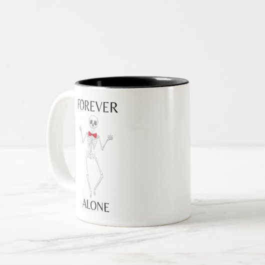 Forever Alone Tweekleurige Koffiemok (Voorkant links)