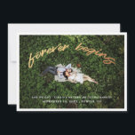 Forever Begins | Gouden Save the Date Fotokaart<br><div class="desc">Stuur stijlvolle Save the Dates met deze namaak gouden folie foto platte kaarten,  met de woorden "Forever Begins".  De achterkant van de kaart heeft een leuk diamantpatroon op een namaak gouden folie achtergrond.</div>