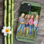 Forever Friends Photo Love Heart Typografie Case-Mate iPhone Case<br><div class="desc">Koel fototelefoondraagtas met uw eigen aangepaste foto. Een mooi fotocadeau met tekstbedekking die "vrienden voor altijd" in handschrift leest en gekoppeld is aan een schattig liefdeshart. Het fotomalplaatje is opstelling voor u om uw foto toe te voegen die in portretformaat zal worden getoond zodat, als u problemen met plaatsing hebt,...</div>