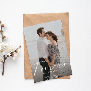 Forever heeft een mooie ring Foto Verloving Modern Save The Date
