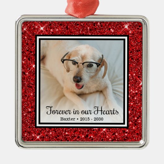 Forever in ons hart Rood Glitter Dog Memorial Metalen Ornament (Voorkant)