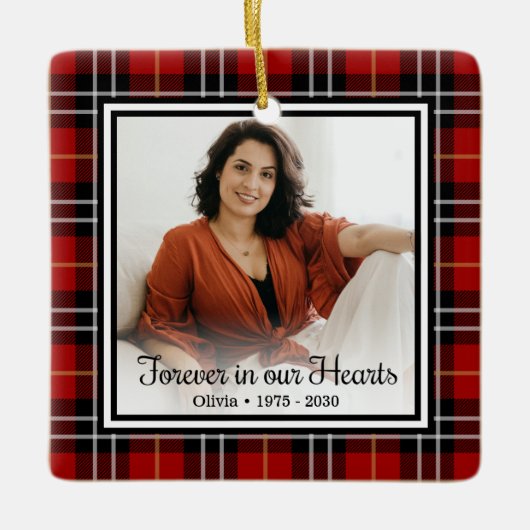 Forever In Onze Hartend Rode Plaid Memorial Kerami Keramisch Ornament (Voorkant)