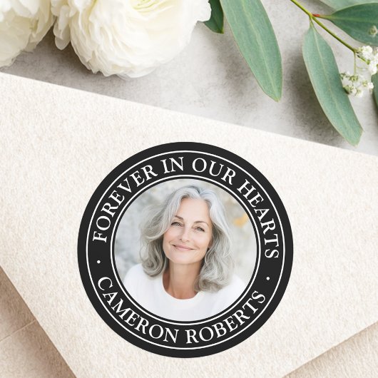 Forever in our hearts black border photo memorial ronde sticker