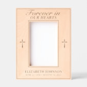 Forever in Our Hearts Memorial Foto Cross Gegraveerde Lijstjes (Voorkant)