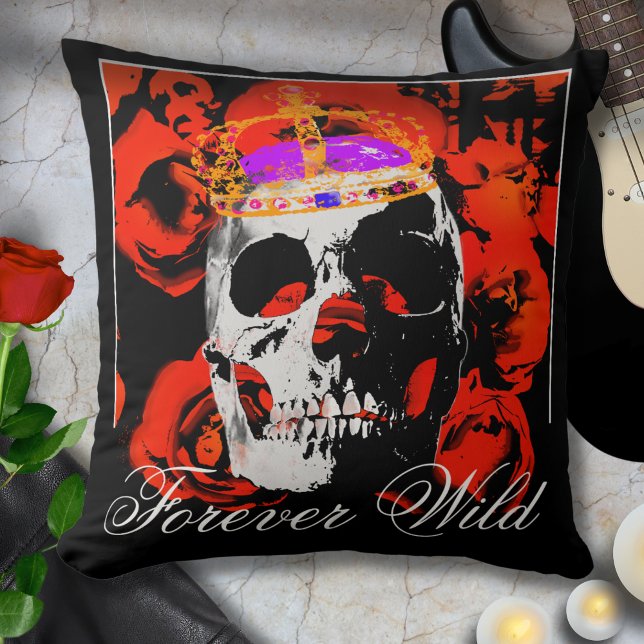 Forever Wild Gothic Skull Red Roses Kussen (Creator heeft geüpload)