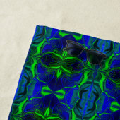 Forma's, 'traços verdes flutuam' em fundo azul. strandlaken (In situ)