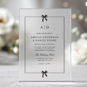 Formele Elegante Zwart-witte Boog Monogram Acryl Uitnodigingen