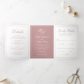 Formele foto Monogram Elegant Dusty Roos Wedding Drieluik Uitnodiging (Binnen)