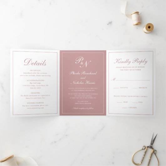 Formele foto Monogram Elegant Dusty Roos Wedding Drieluik Uitnodiging (Binnen)