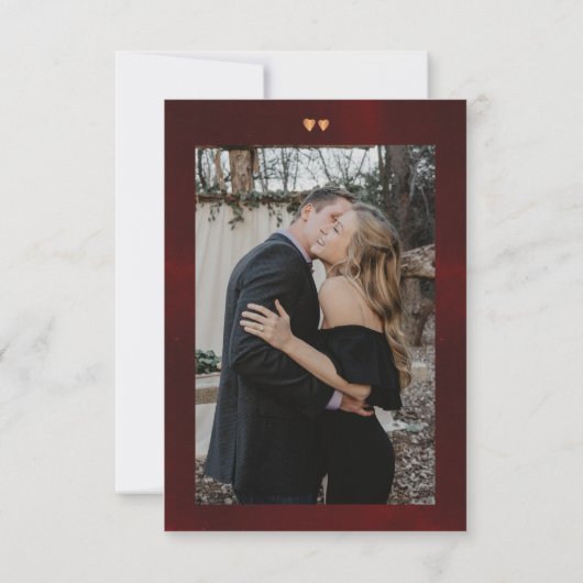 Formele luxe bordeaux gouden trouwfoto save the date (Achterkant)