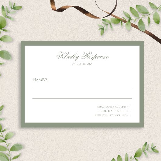 Formele Minimal Sage Green Border Script Wedding RSVP Kaartje