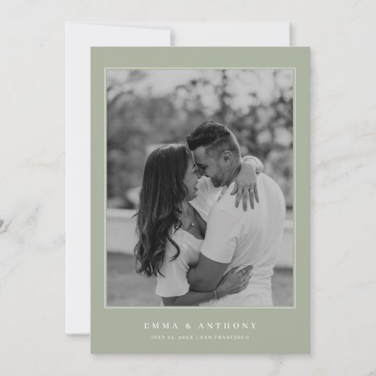 Formele  Sage Groene Monogram Bruiloft Save The Date (Voorkant)