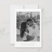 Formele  Sage Groene Monogram Bruiloft Save The Date (Voorkant)