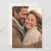 Formele witte zwarte monogram gouden kam foto save the date (Achterkant)