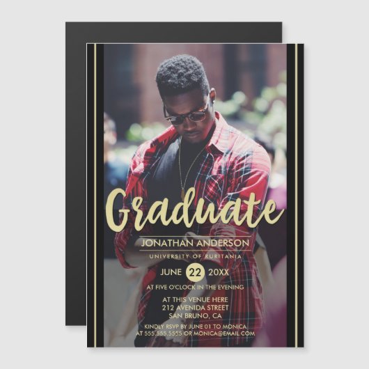 Formele zwarte & Gold Stripes & Script Afstudeerde Magnetische Uitnodiging (Voorkant / Achterkant)