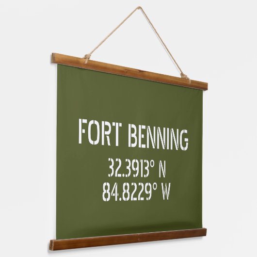 Fort Benning Latitude Lengtegraad Hangend Wandkleed (Gebogen)