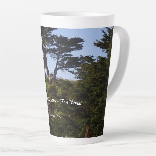 Fort Bragg California kustlijn Monterey Pines Latte Mok (Rechterhoek)