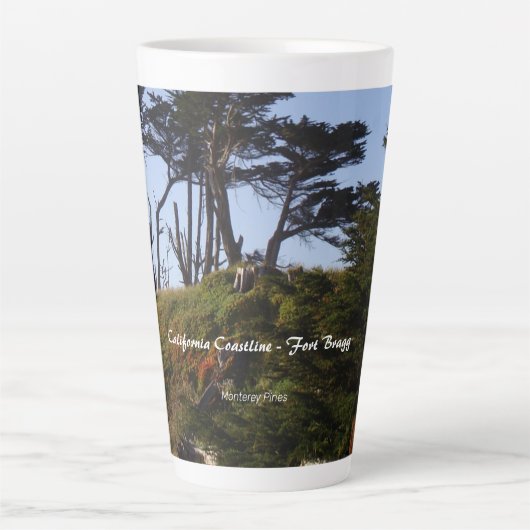 Fort Bragg California kustlijn Monterey Pines Latte Mok (Voorkant)