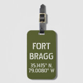 Fort Bragg Latitude Lengtegraad Bagagelabel (Voorkant (verticaal))